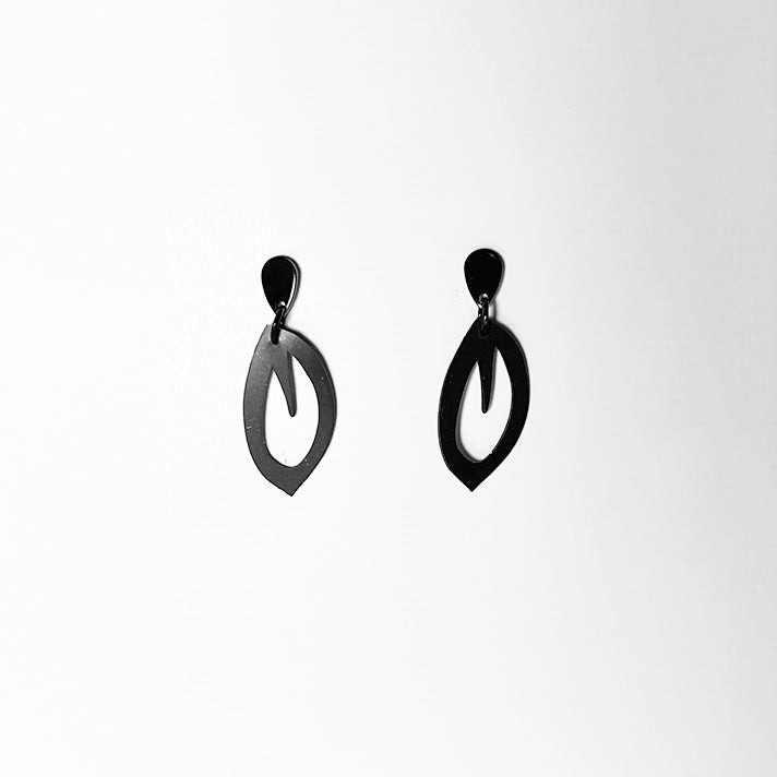 Annemiek Earrings handcrafted in Black Verdasil™, Verdari™ collection — Designed For Motion. Performance jewelry by KADEN & KAI®.