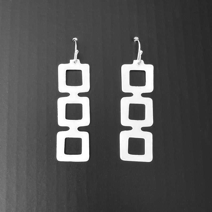 Chain Reaction Earrings handcrafted in White Verdasil® | Verdalure - Designs That Elevate | Performance Jewelry |  KADEN & KAI®