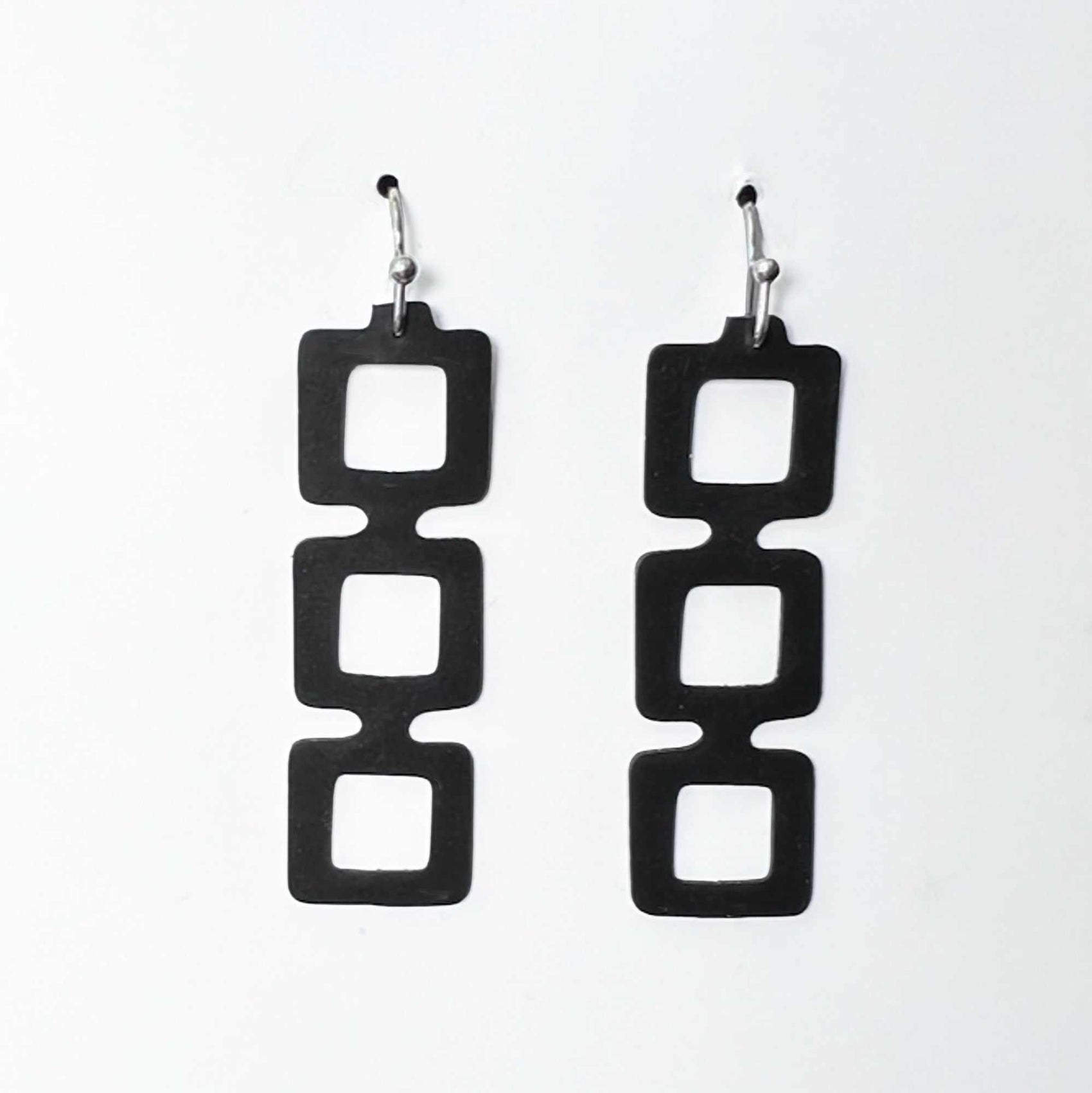 Chain Reaction Earrings handcrafted in Black Verdasil®, Verdalux™ collection — Designs That Elevate. Performance jewelry by KADEN & KAI®.