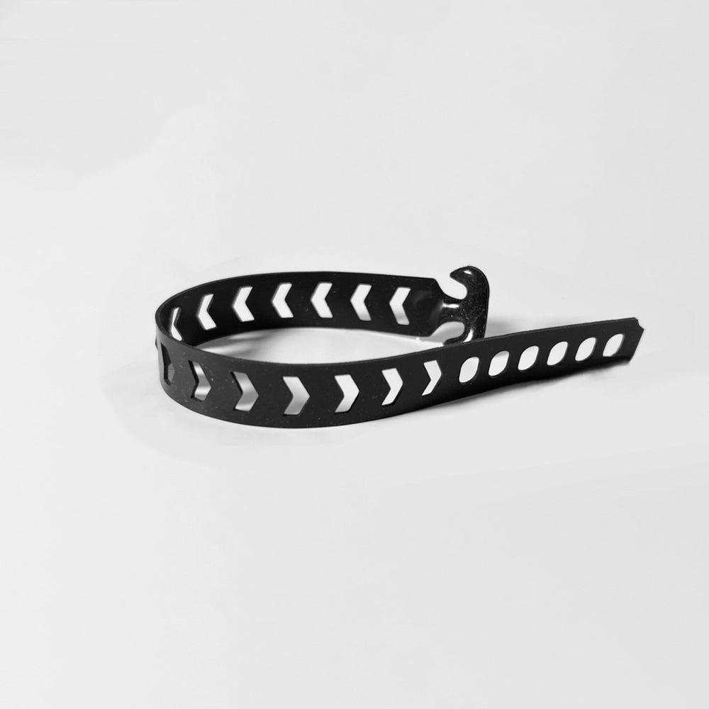 Chevron Bracelet handcrafted in Black Verdasil® | Verdari - Designed for Motion | Sustainable Fashion Jewelry |  KADEN & KAI®