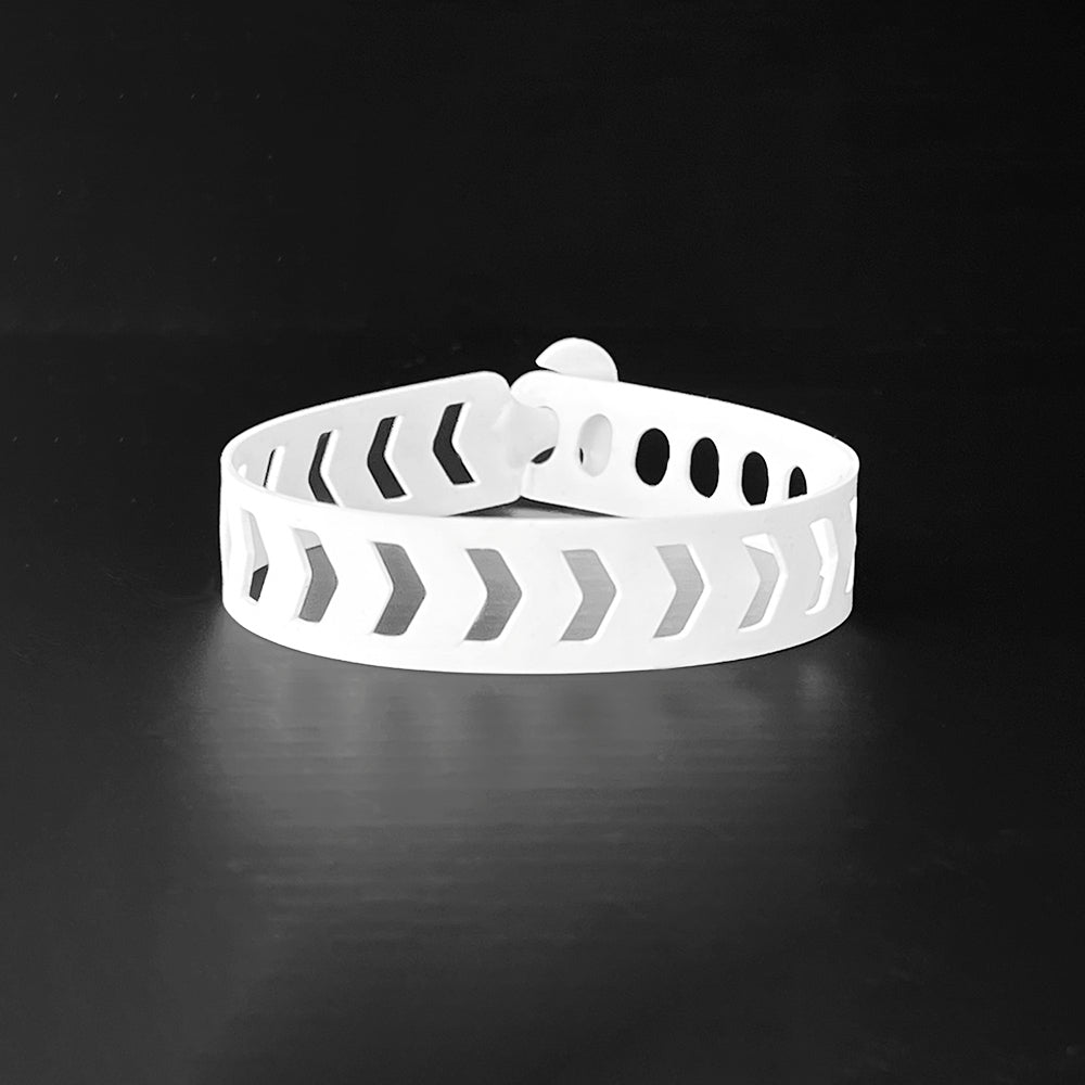 Chevron Bracelet handcrafted in White Verdasil® | Verdari - Designed for Motion | Sustainable Fashion Jewelry |  KADEN & KAI®