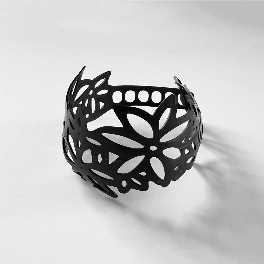 Front View of Daisy Bracelet | Sustainable Fashion Jewelry | Kaden & Kai