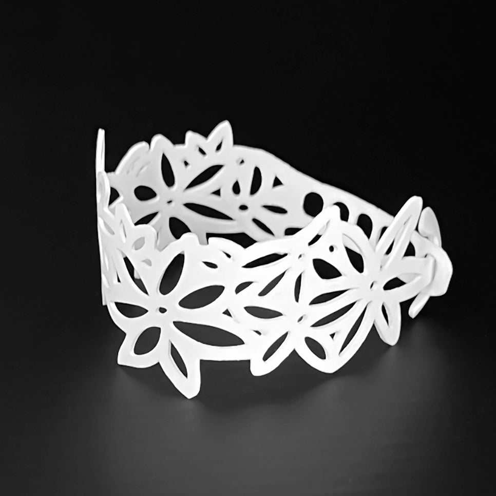 Daisy Bracelet handcrafted in White Verdasil® | Verdalure - Designs That Elevate | Sustainable Fashion Jewelry |  KADEN & KAI®