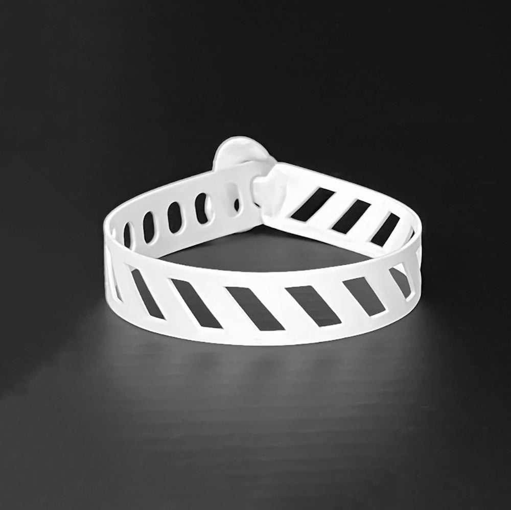 Diver Down Bracelet handcrafted in White Verdasil® | Verdari - Designed for Motion | Sustainable Fashion Jewelry |  KADEN & KAI®