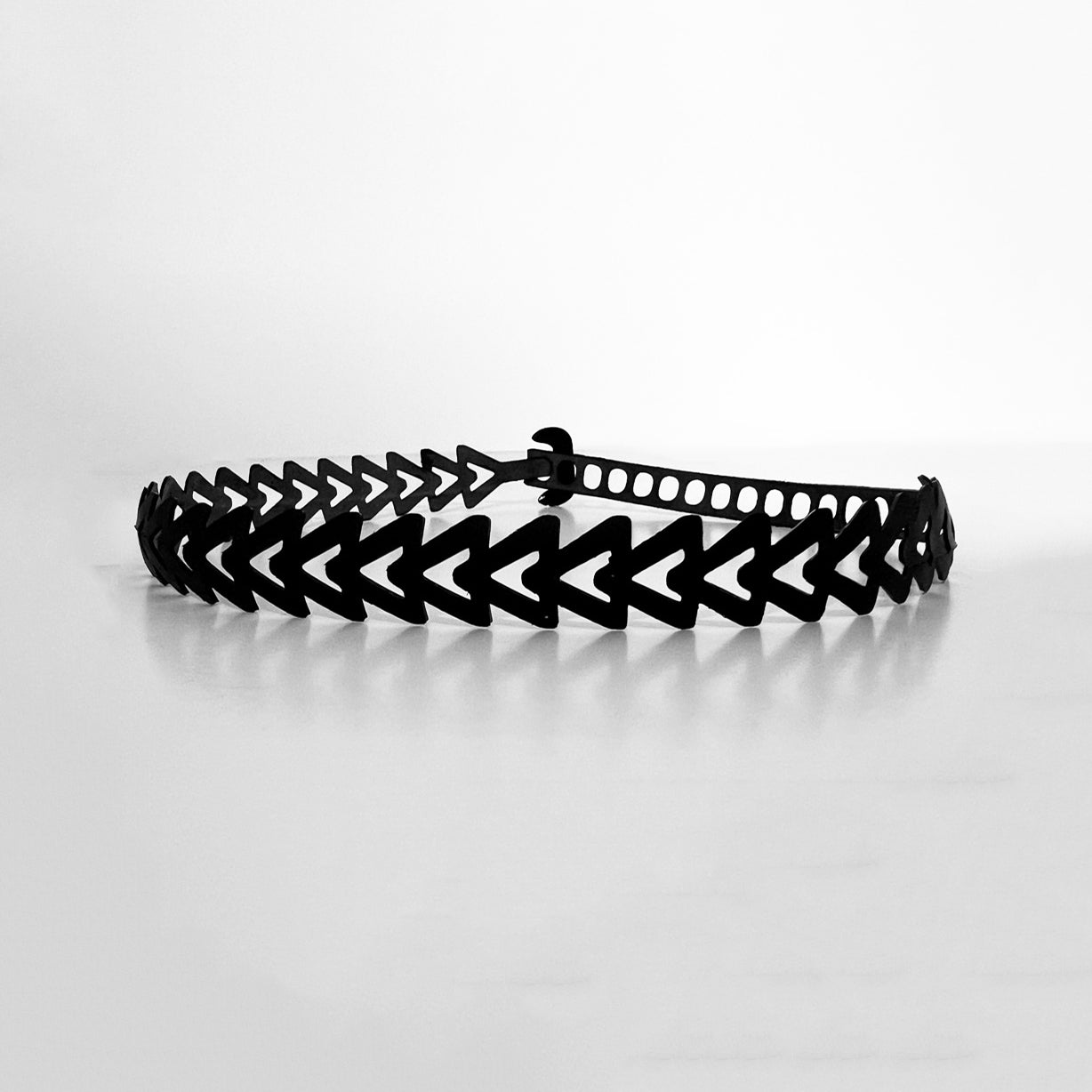Momentum Choker handcrafted in Black Verdasil® | Verdari Performance Jewelry |  KADEN & KAI®