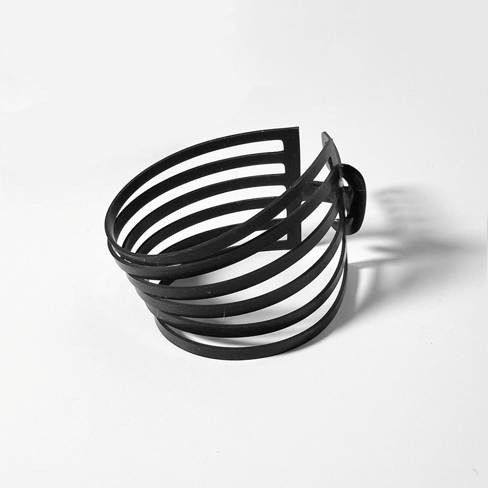 Shockwave Bracelet handcrafted in Verdasil®, Verdalure™ collection — Elevated everyday. Sustainable Fashion Jewelry |  KADEN & KAI®