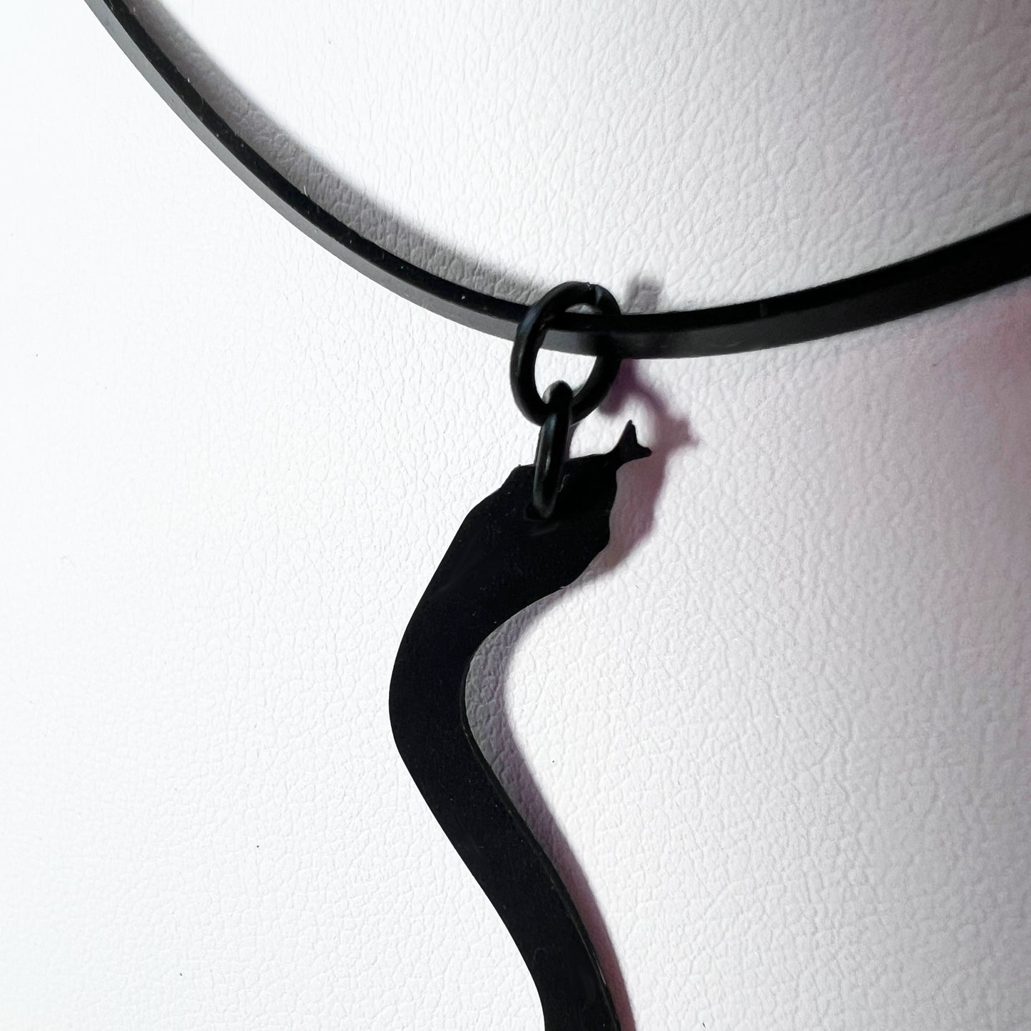 Snake_Charm_Necklace_Black_Verdasil_Close-Up | Verdari Performance Jewelry |  KADEN & KAI®