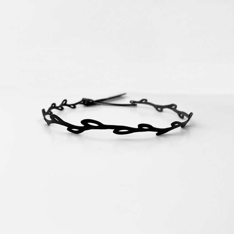 Sweet Ivy Choker Necklace handcrafted in Black Verdasil® | Verdari - Designed for Motion | Sustainable Fashion Jewelry |  KADEN & KAI®