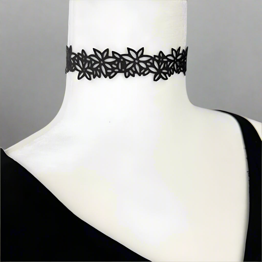 Daisy Choker | Sustainable Fashion Jewelry | Made by Kaden