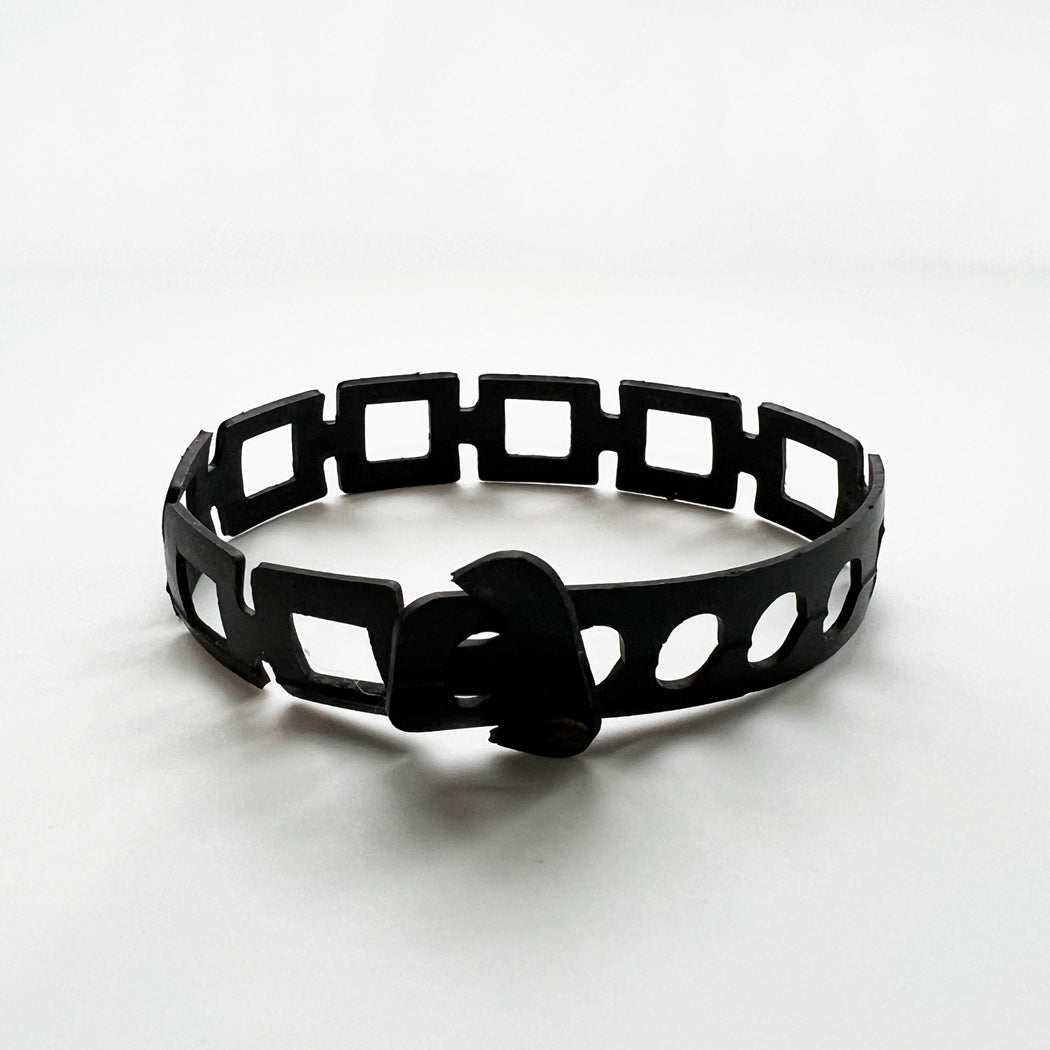 Chain Reaction Bracelet handcrafted in Black Verdasil™, Verdalux™ collection — Designs That Elevate. Performance jewelry by KADEN & KAI®.