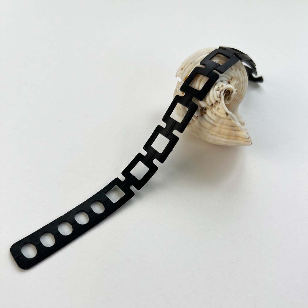 Chain Reaction Bracelet handcrafted in Black Verdasil™, Verdalux™ collection — Designs That Elevate. Performance jewelry by KADEN & KAI®.